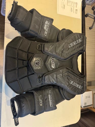 Large 2025 Vaughn Velocity VX1 Pro Carbon Goalie Chest Protector (Used)