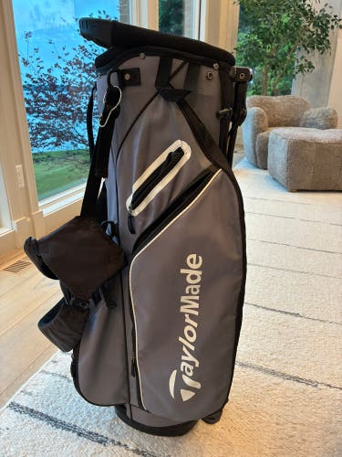Men's TaylorMade Bag (Used)