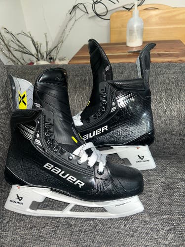 2025 Bauer Vapor Hyperlite 2 Hockey Skates 10.5 (New)