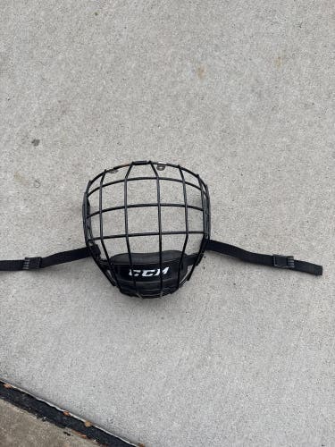 Medium CCM FM580 Full Cage (Used)