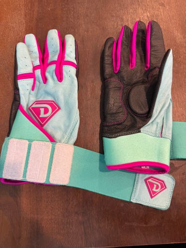 D1 Athletics batting gloves Miami 305 Large with built in hitting aid
