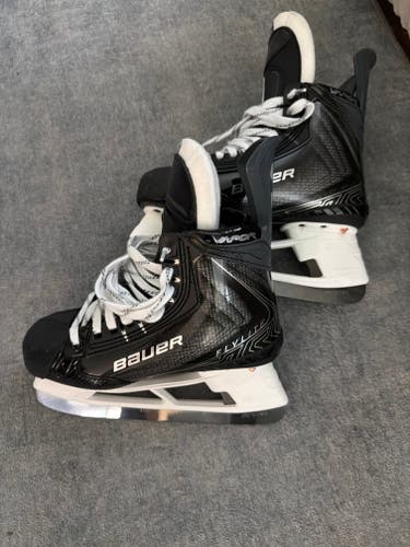 Bauer Vapor Flylite Hockey Skates 6.5 (New) fit 2