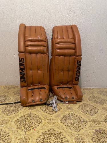 34" Simmons 586 Hybrid Goalie Leg Pads (Used)