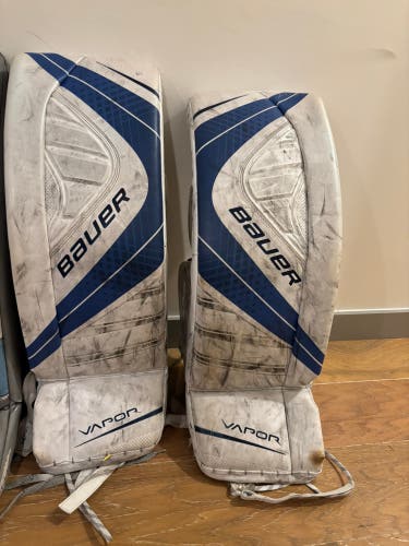 Large Bauer Vapor X900 Goalie Leg Pads (Used)