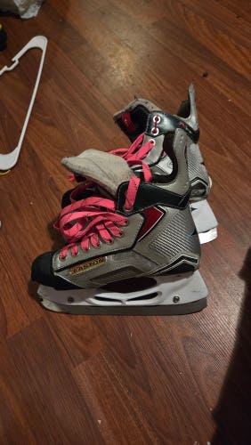 Silver/Black/Red Easton Stealth S17 Junior 3.5R Skates