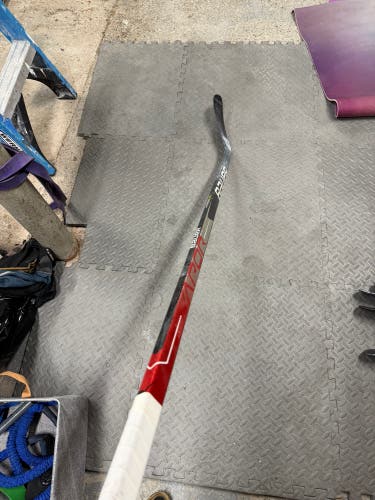 Senior Bauer Vapor Hyperlite Left Hand Hockey Stick Toe Pattern 87 Flex Pro Stock (Used)
