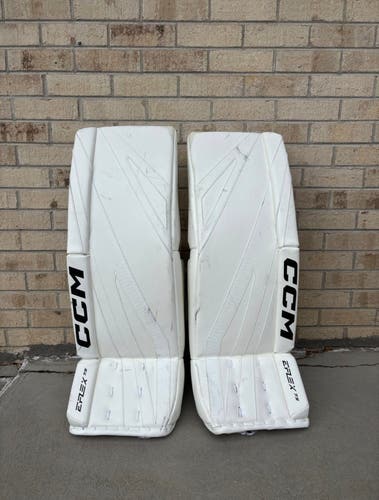 33" CCM EFlex 7.5 Goalie Leg Pads (Used)