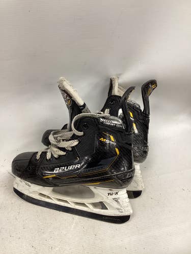 Used Bauer SUPREME M5 PRO Intermediate Hockey Skate Intermediate 4.5 11851-S000046895