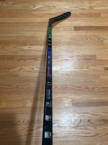 Junior CCM Ribcor Trigger 9 Pro Right Handed Hockey Stick P28 50 Flex (Barely used)