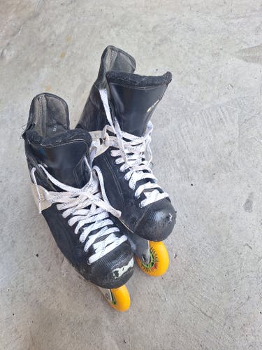 Black CCM Hockey Roller Blades Regular Width (Used)