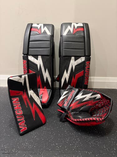 33+1 Vaughn V9 Pro Carbon Regular Goalie Full Set (Used)