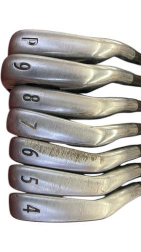Titleist Golf Iron Set AP1 712 4-PW Used