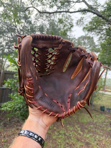 Nakona 11.5 inch baseball glove