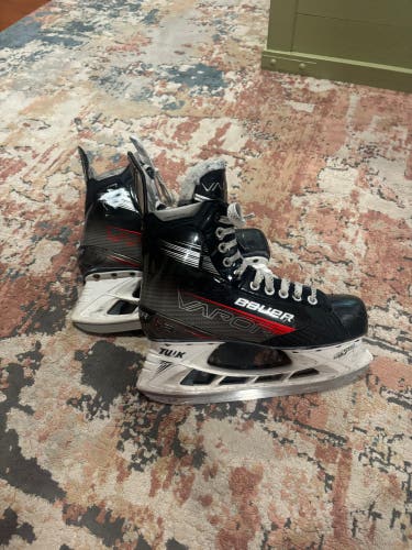 2022 Bauer Vapor X3 Hockey Skates Regular Width 9 (Used)