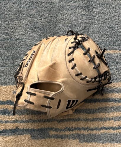 2025 Wilson A2000 RH Catcher's Baseball Glove 33" (Used)