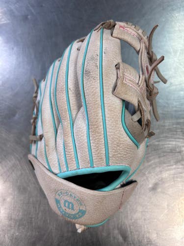 Used Wilson A200 BB/SB Glove RH Throw White 10" 11868-S000069623