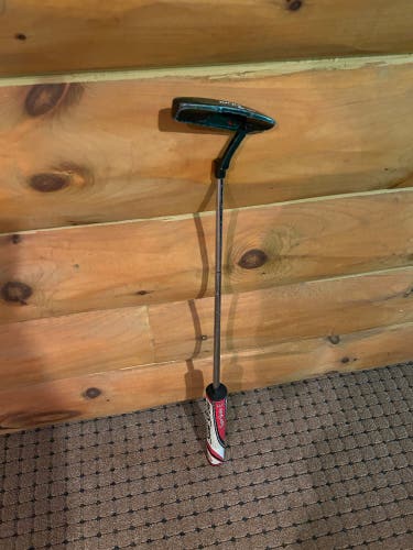 Unisex Super Stroke Blade Right Handed Putter Steel Shaft 33" (Used)