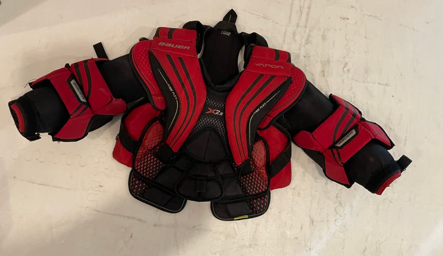 Large Bauer Vapor X2.9 Goalie Chest Protector (Used)