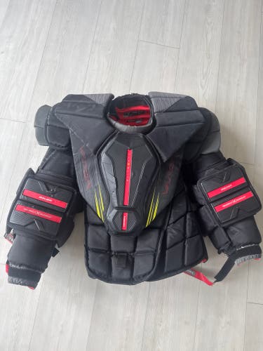 Large Bauer Vapor Hyperlite 2 Goalie Chest Protector (Used)