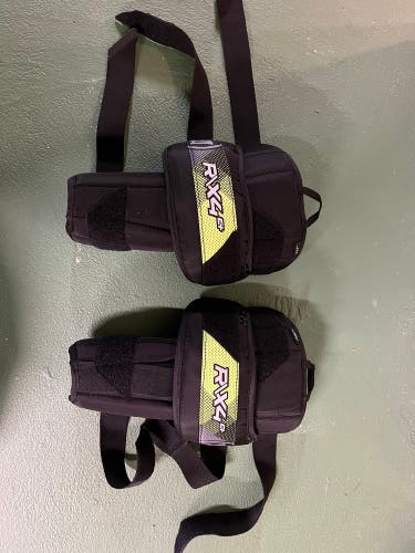 Warrior RX4 knee pads- JR size