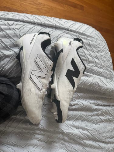 White Unisex Size M 11.5 (W 12.5) Adult New Balance Burn X4 Low Top Turf Cleats (Used)