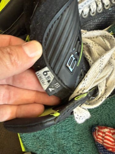 2024 Bauer Elite Hockey Goalie Skates Regular Width 6.5 (Used)