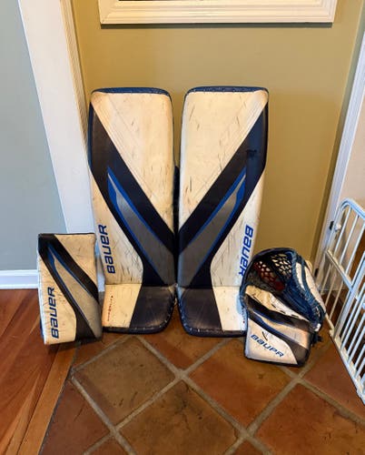 36" Bauer Vapor Hyperlite 2 Goalie pads full set (Used)