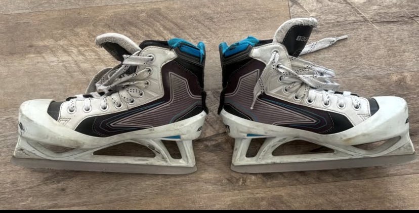 Black/Gray Bauer Reactor Hockey Skates Regular Width Size 4.5 (Used)