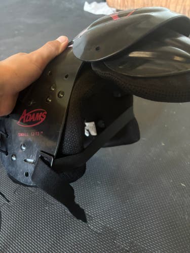 Small Youth Adams Shoulder Pads (Used)