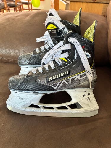 2021 Bauer Vapor 3X Hockey Skates Regular Width Size 3 (Used)