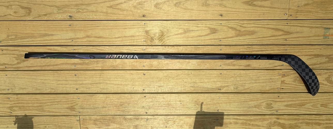 Senior Bauer Vapor Flylite Left Hand Hockey Stick P28 77 Flex Pro Stock (New)