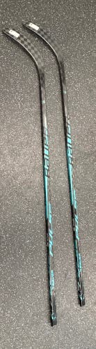 Senior Bauer Pulse Right Handed Hockey Stick P28 87 Flex (New)