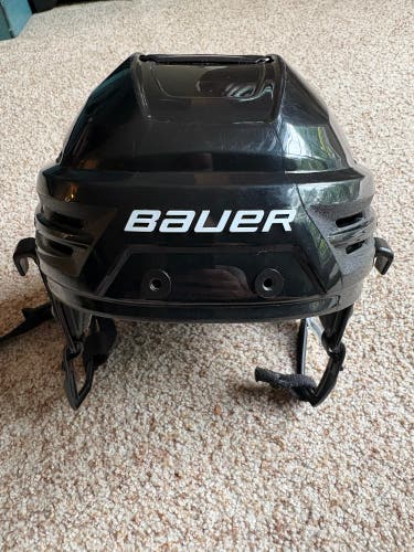 Small Bauer Re-Akt 90 Helmet (Used)
