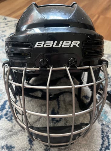 Small Bauer Re-Akt 75 Helmet with cage