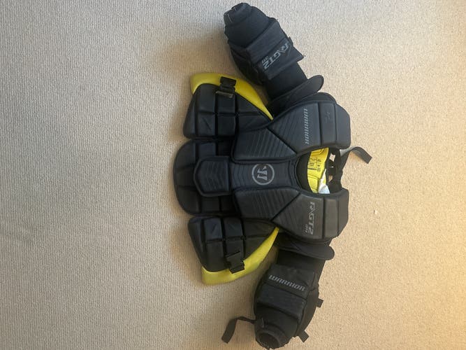 Large/Extra Large Warrior Ritual GT2 Goalie Chest Protector (Used)