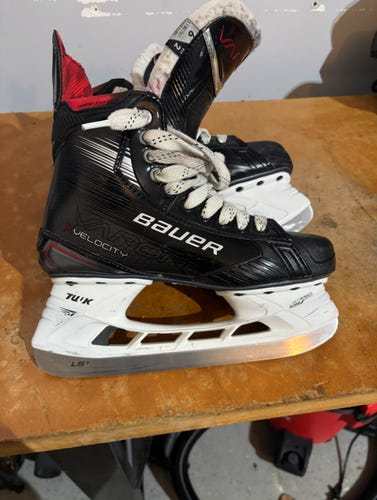 2023 Bauer Vapor X Velocity Hockey Skates 6 (Used)