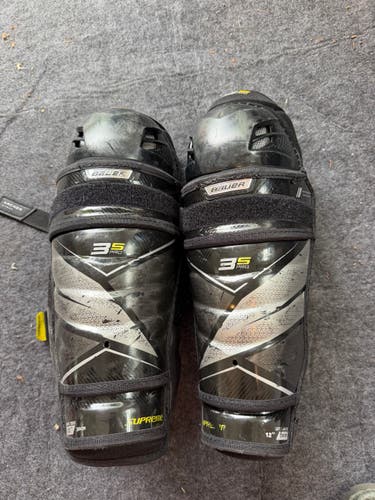 Junior Bauer 3S Pro 12" Shin Pads (Used)
