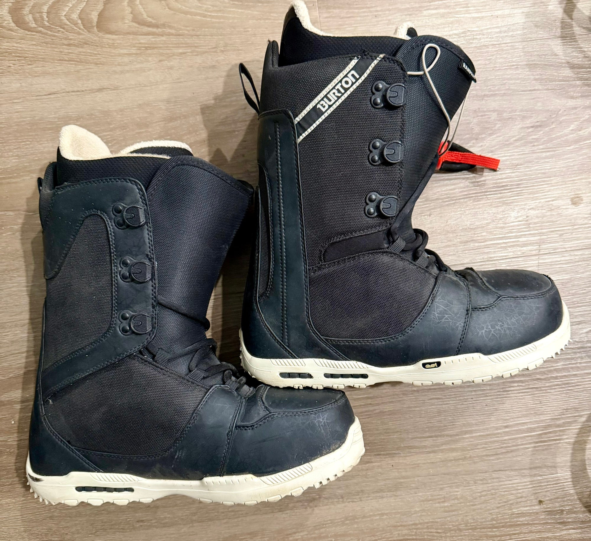 2010 soft to medium flex burton snowboard boots Felix Step On The Waverange Step On feels super smooth right out of the box Offseason Special* Men's Burton Rampant