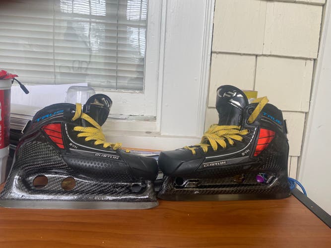 2023 True Custom SVH One Piece Hockey Goalie Skates Regular Width Pro Stock 7 (Used)