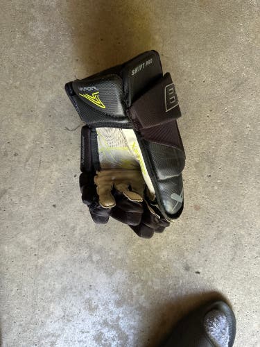Bauer Gloves 14" (Used)