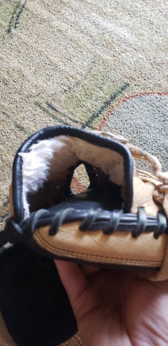 RH Mizuno Catcher's Glove 32.5" (Used)