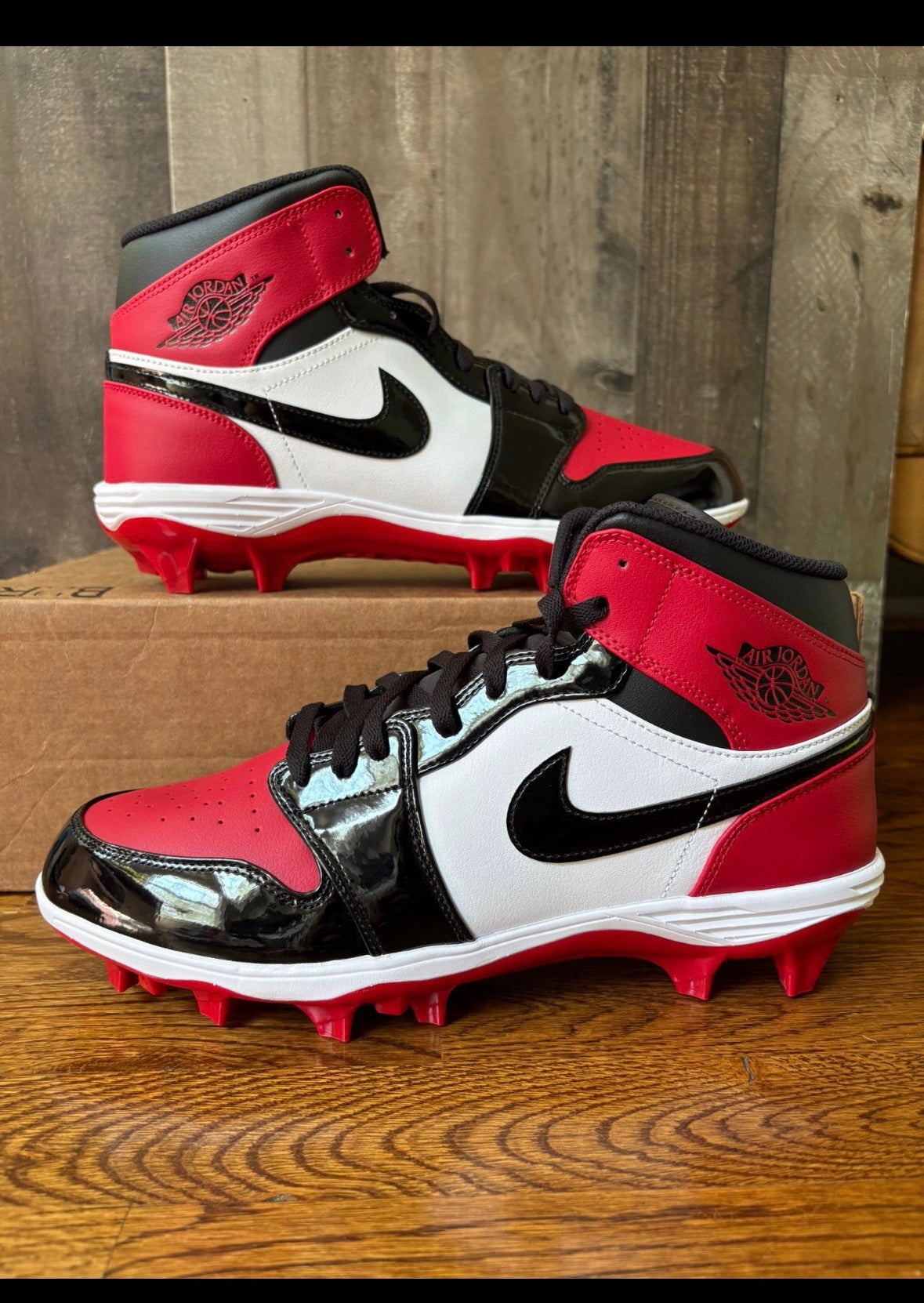 Nike Jordan 1 Men Size 10.5 Mid Football Cleats Patent  display picture 1