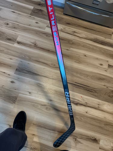 Senior Bauer Vapor Hyperlite 2 Right Handed Hockey Stick P92 70 Flex Lie 5 (Used) w/ crack on blade