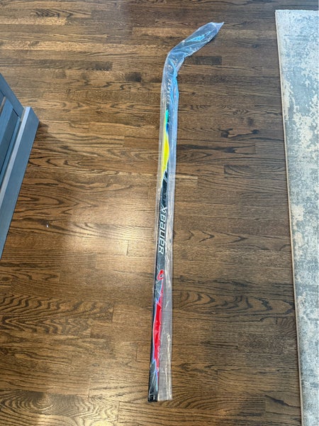 Intermediate Bauer Supreme Ultrasonic Right Handed Hockey Stick P88 65 Flex Pro Stock (New)