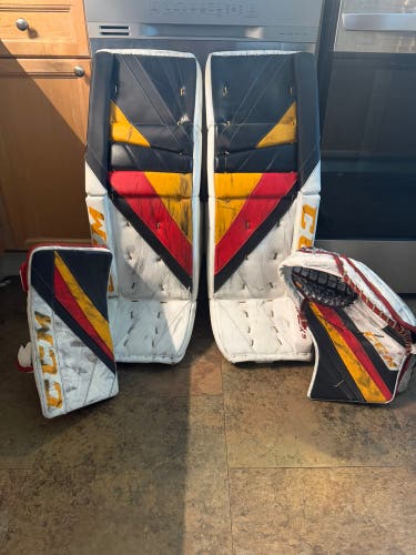 Very rare Used 34" Regular CCM Eflex 5 Goalie Full Set Pro Stock