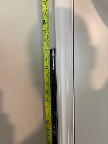 Hockey Stick Man: Pro Blackout Custom (Extra Lite)- PRO21 Curve, Intermediate 65 Flex (+Cut)