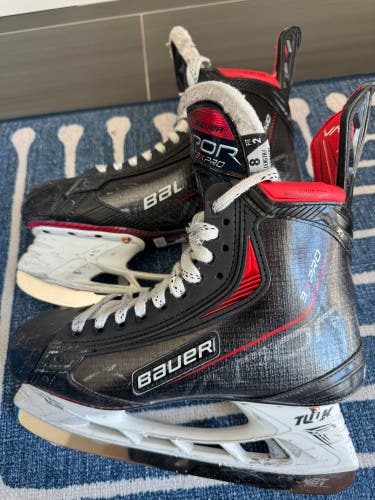 2021 Bauer Vapor 3X Pro Hockey Skates Regular Width 8 (Used)