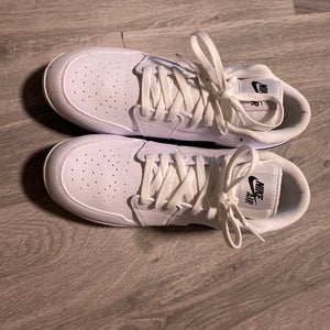 White Men's Size M 12.5 (W 13.5) Adult Nike Air Jordan High Top Molded Cleats (New)