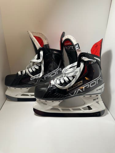 2021 Bauer Vapor X3.7 Hockey Skates Extra Wide Width 6 (Used)