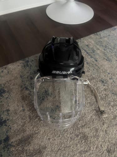 Small Bauer Re-Akt Helmet (Used)